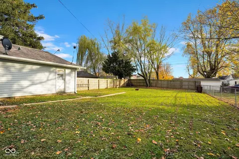 Exterior - 205 E Washington St, Roachdale, IN 46172 photo 5 of 7