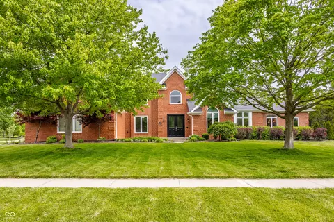 1510 Continental Dr, Zionsville, IN 46077