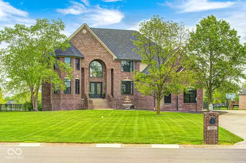 16285 Remington Dr, Fishers, IN 46037