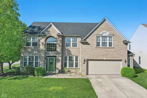 1454 Woodfield Dr, Greenwood, IN 46143