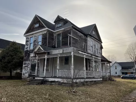 802 S Anderson St, Elwood, IN 46036
