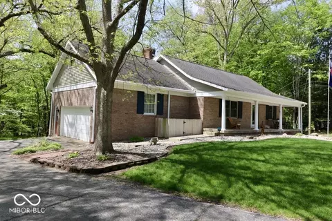 717 Sycamore Dr, Crawfordsville, IN 47933