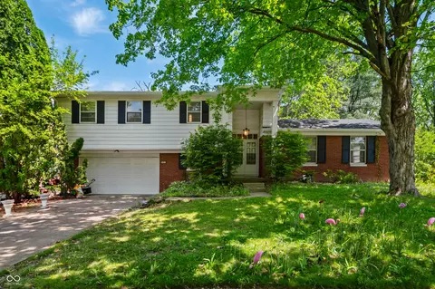 8227 Hoover Ln, Indianapolis, IN 46260
