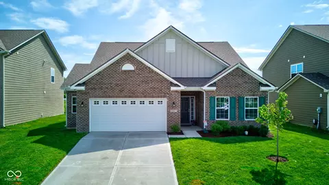9823 Pica Dr, Fishers, IN 46040