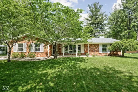 818 Merry Ln, Greenwood, IN 46142