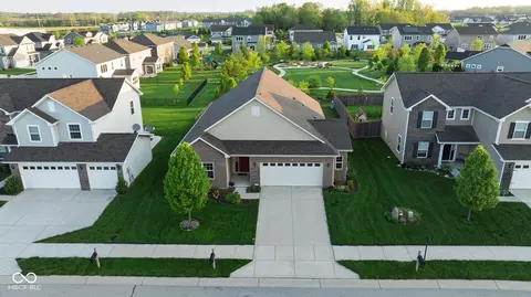 934 Steel Horse Dr, Westfield, IN 46074