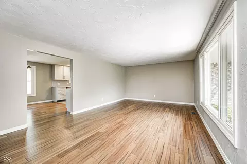 Living - 101 N Westbury Rd, Pendleton, IN 46064 photo 3 of 7