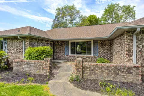 Exterior - 101 N Westbury Rd, Pendleton, IN 46064 photo 5 of 6