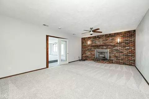 Living - 101 N Westbury Rd, Pendleton, IN 46064 photo 4 of 7