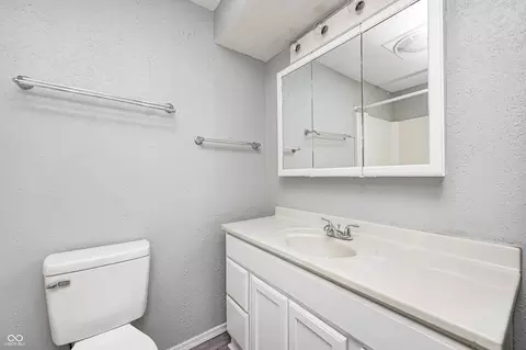 Bath - 101 N Westbury Rd, Pendleton, IN 46064 photo 1 of 3
