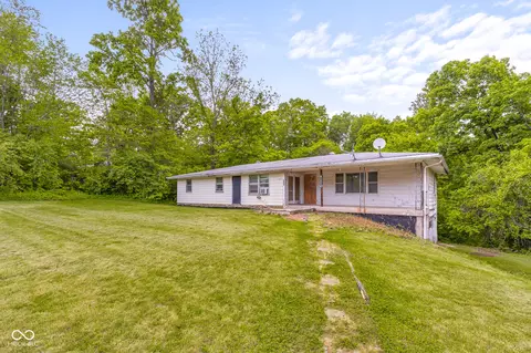 9170 W Old Nashville Rd, Columbus, IN 47201