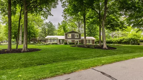 411 Woodland W Dr, Greenfield, IN 46140