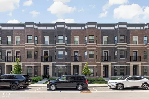 127 Monon Green Blvd, Carmel, IN 46032
