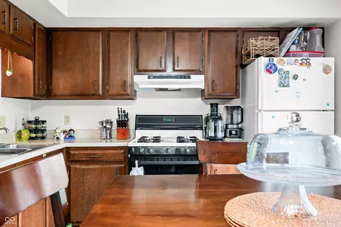 Kitchen - 5120 Apache Ct, Columbus, IN 47203 photo 1 of 2