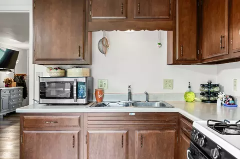 Kitchen - 5120 Apache Ct, Columbus, IN 47203 photo 2 of 2