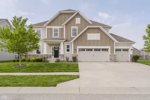 6101 Hardwick Dr, Whitestown, IN 46075