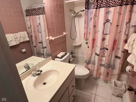 Bath - 2927 E 8th St, Anderson, IN 46012 photo 1 of 2