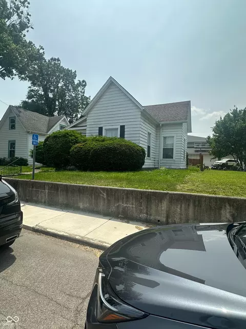 803 W 12th St, Anderson, IN 46016