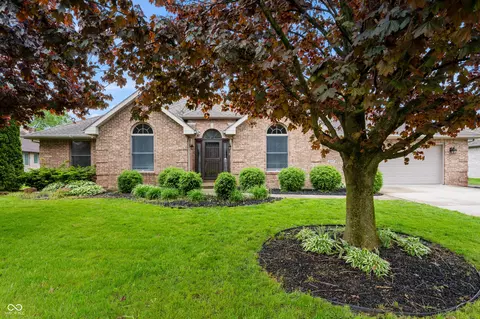 5601 W Sun Point Dr, Muncie, IN 47304
