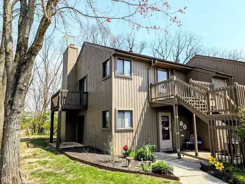 93 Lookout Ridge Dr #24U, Columbus, IN 47201