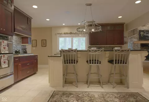 Kitchen - 4363 E State Road 252, Franklin, IN 46131 photo 2 of 4