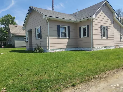 1527 N C St N, Elwood, IN 46036