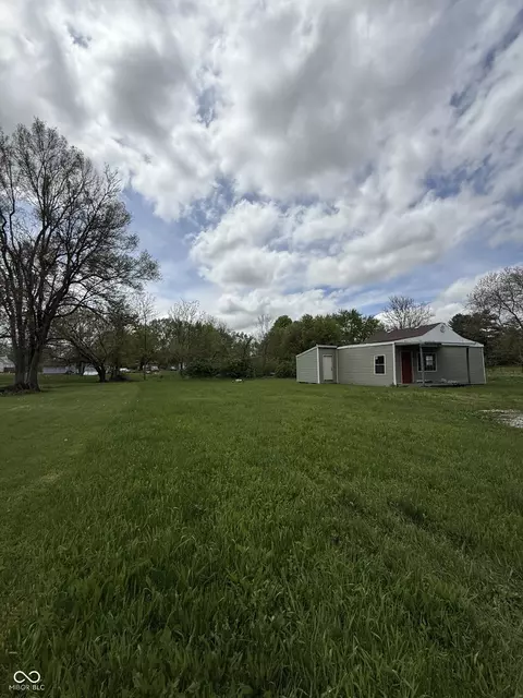 1505 E 20th St, Muncie, IN 47302