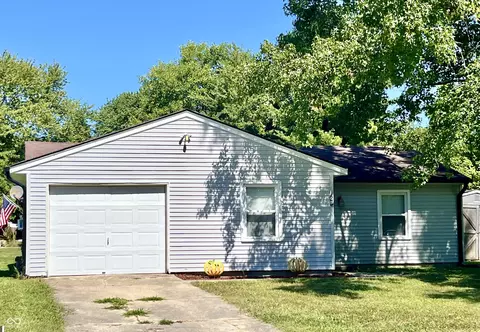 124 Brookside Dr, Hope, IN 47246