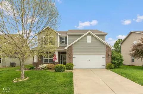 695 Bobtail Dr, Greenfield, IN 46140