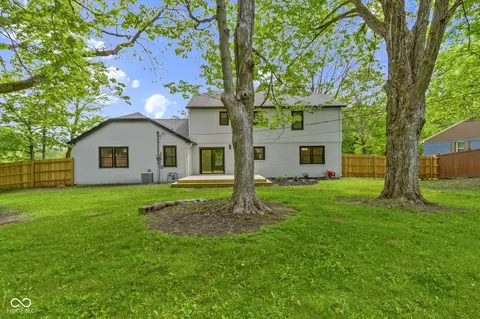 Exterior - 16 Maplecrest Dr, Carmel, IN 46033 photo 3 of 4