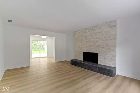 Living - 16 Maplecrest Dr, Carmel, IN 46033 photo 2 of 3