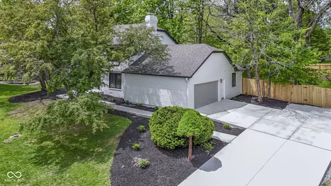 16 Maplecrest Dr, Carmel, IN 46033