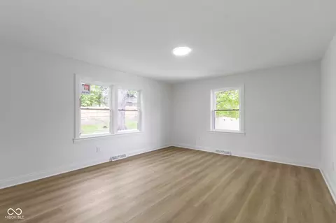 Living - 16 Maplecrest Dr, Carmel, IN 46033 photo 3 of 3
