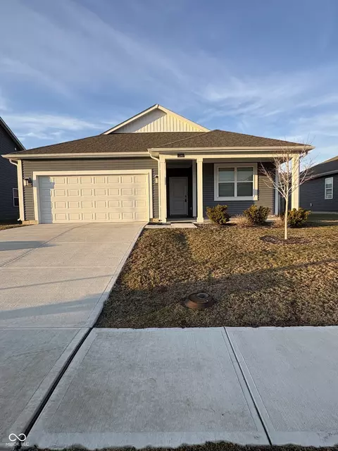 1380 Fairmount Dr, Greenfield, IN 46140