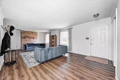 6005 Apache Dr, Indianapolis, IN 46254 photo 2