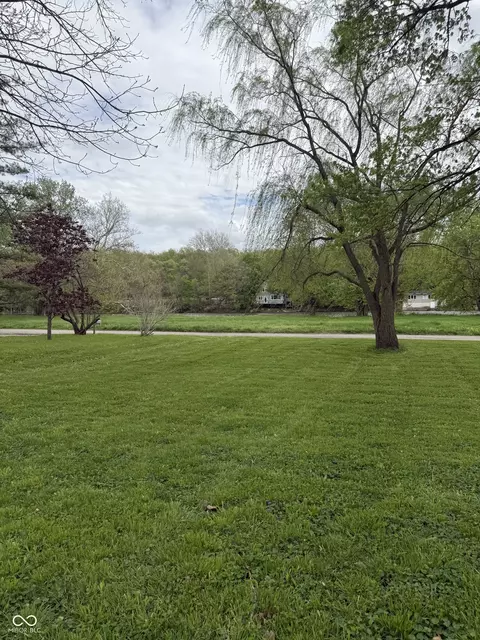 253 Riverwood Dr, Noblesville, IN 46062