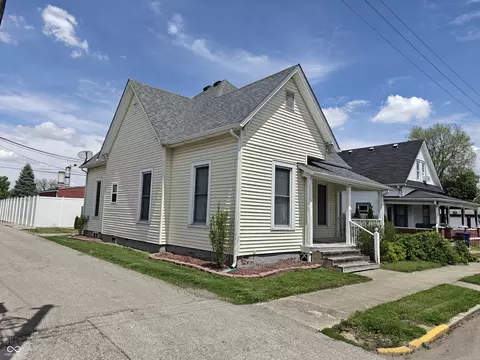 152 1st St W, Shelbyville, IN 46176