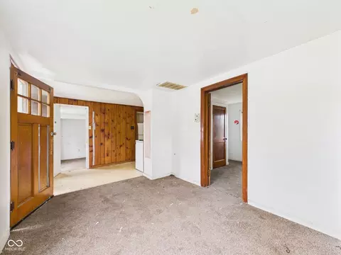 Living - 29 E Pine St, Anderson, IN 46012 photo 2 of 2