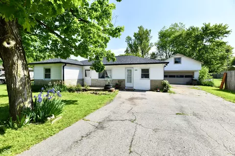9325 N Friendship Dr, Taylorsville, IN 47280