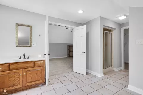 Bath - 10602 Fall Rd, Fishers, IN 46037 photo 6 of 9