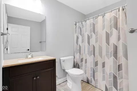 Bath - 10602 Fall Rd, Fishers, IN 46037 photo 5 of 9