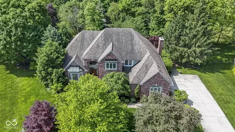 7372 Fox Hollow Rdg, Zionsville, IN 46077