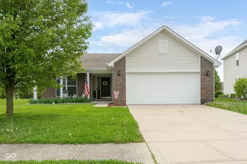 5957 Haywood Ct, Greenwood, IN 46142