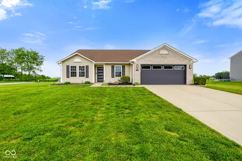 204 Oakview Dr, Mooresville, IN 46158