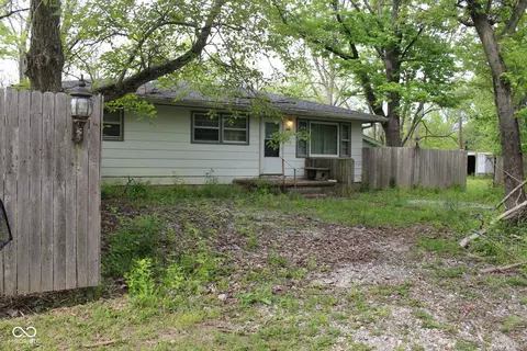 338 E Park St, Westfield, IN 46074