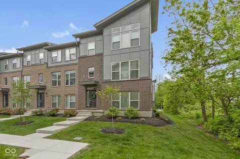 8245 Bostic Dr, Fishers, IN 46038