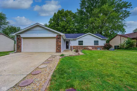 1604 Stacy Lynn Dr, Indianapolis, IN 46231