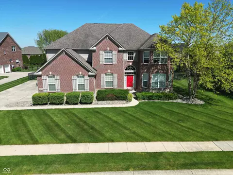 2219 Stone Manor Ct, Avon, IN 46123