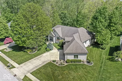 7421 Meadow Violet Ct, Avon, IN 46123
