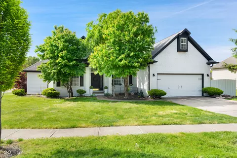 6897 Abercon Trl, Noblesville, IN 46062